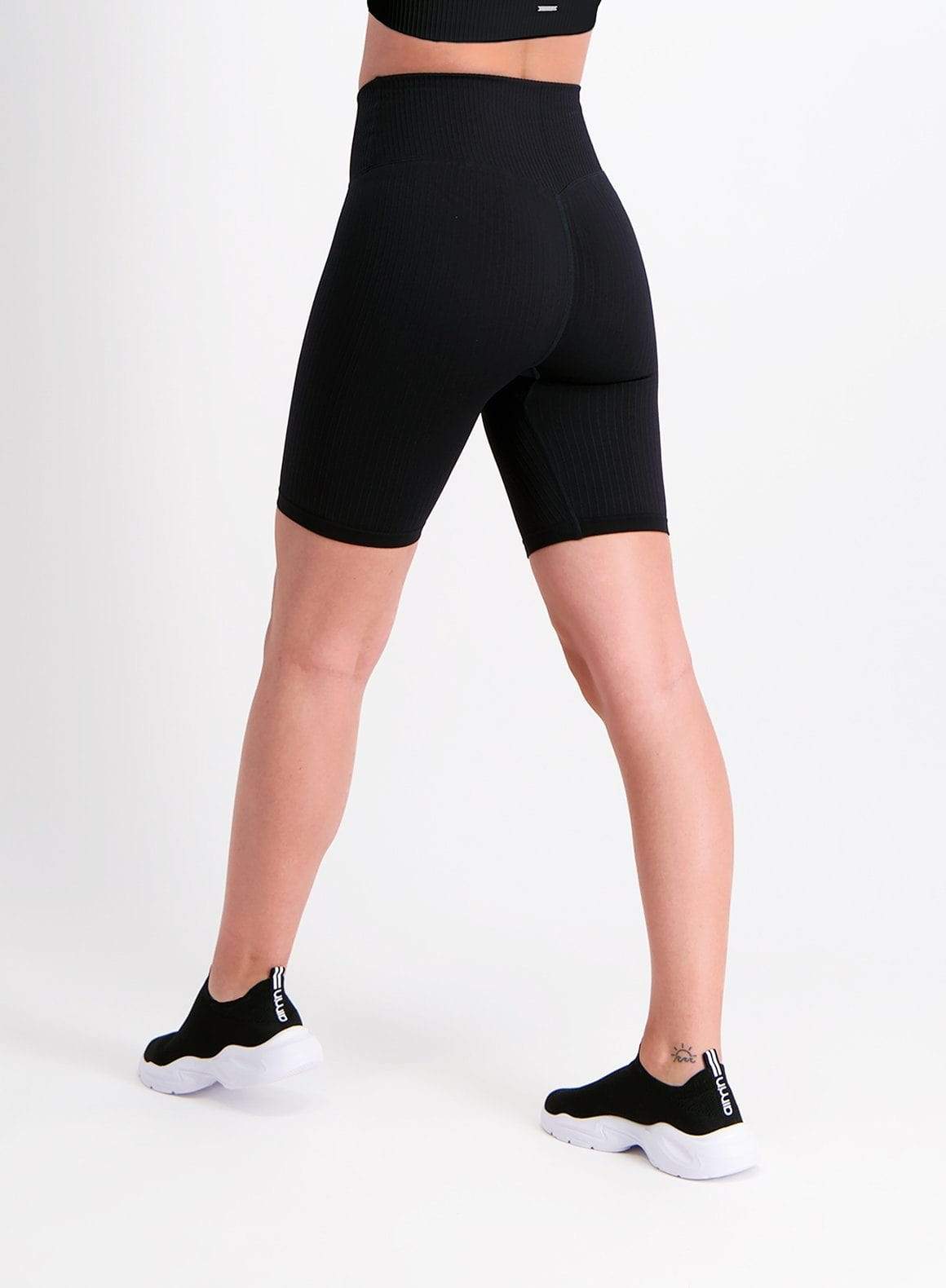 black ribbed seamless biker shorts